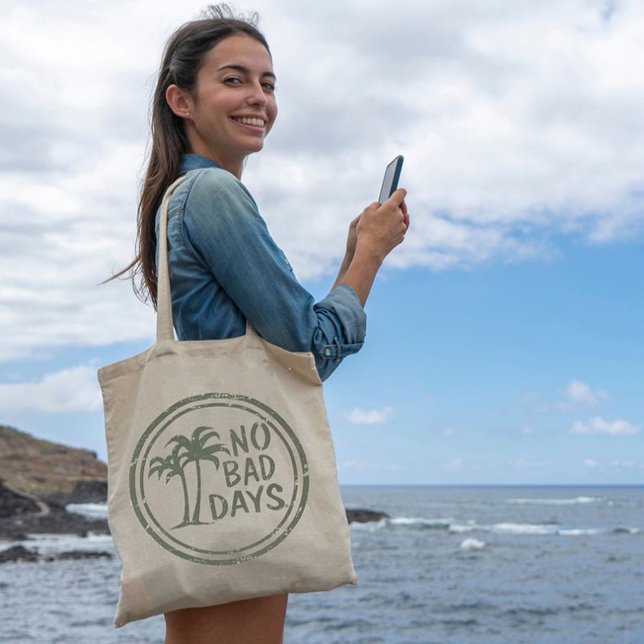 Circle Palms Tote Bag
